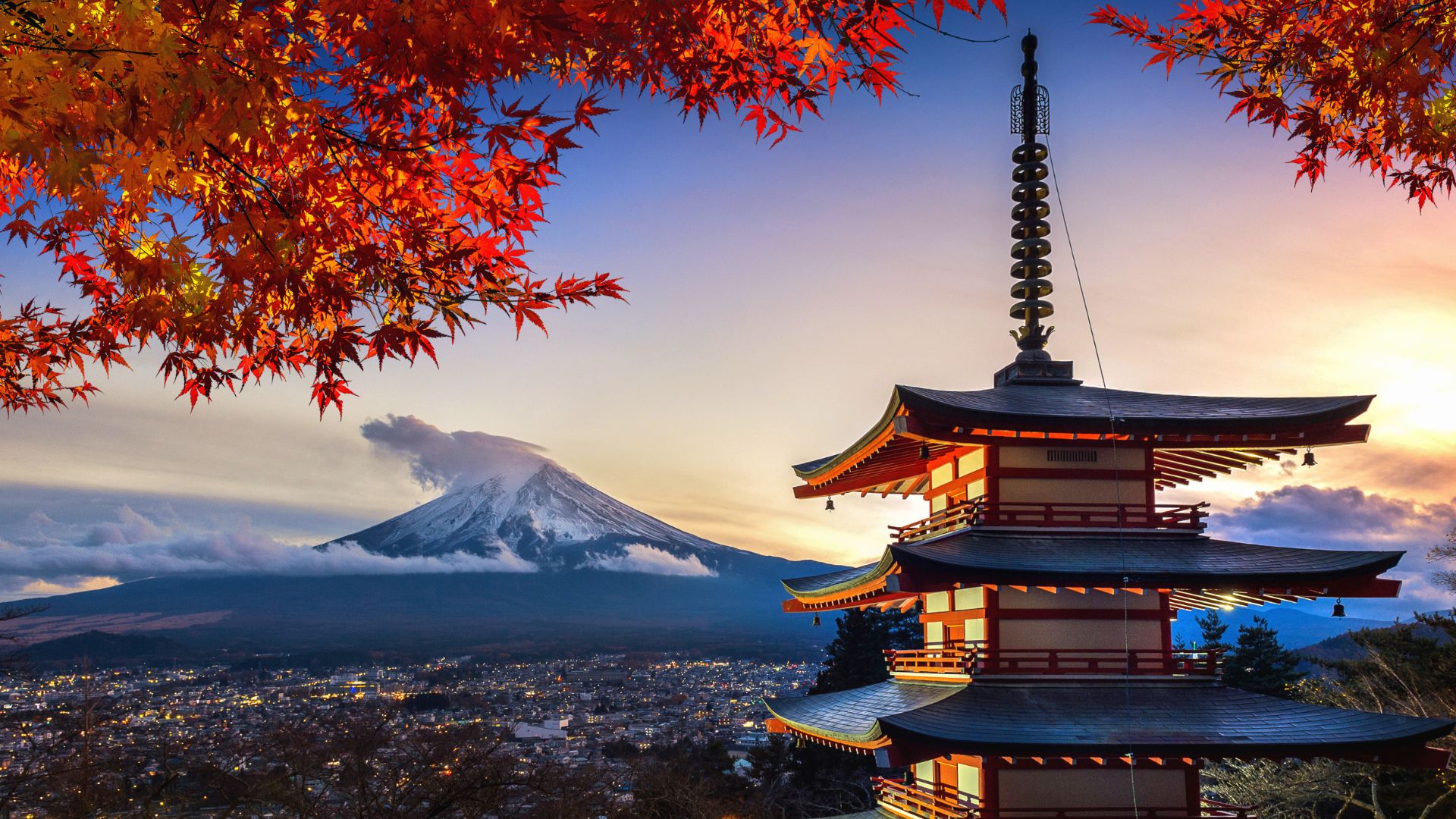 Fuji mountain and Chureito Pagoda in autumn