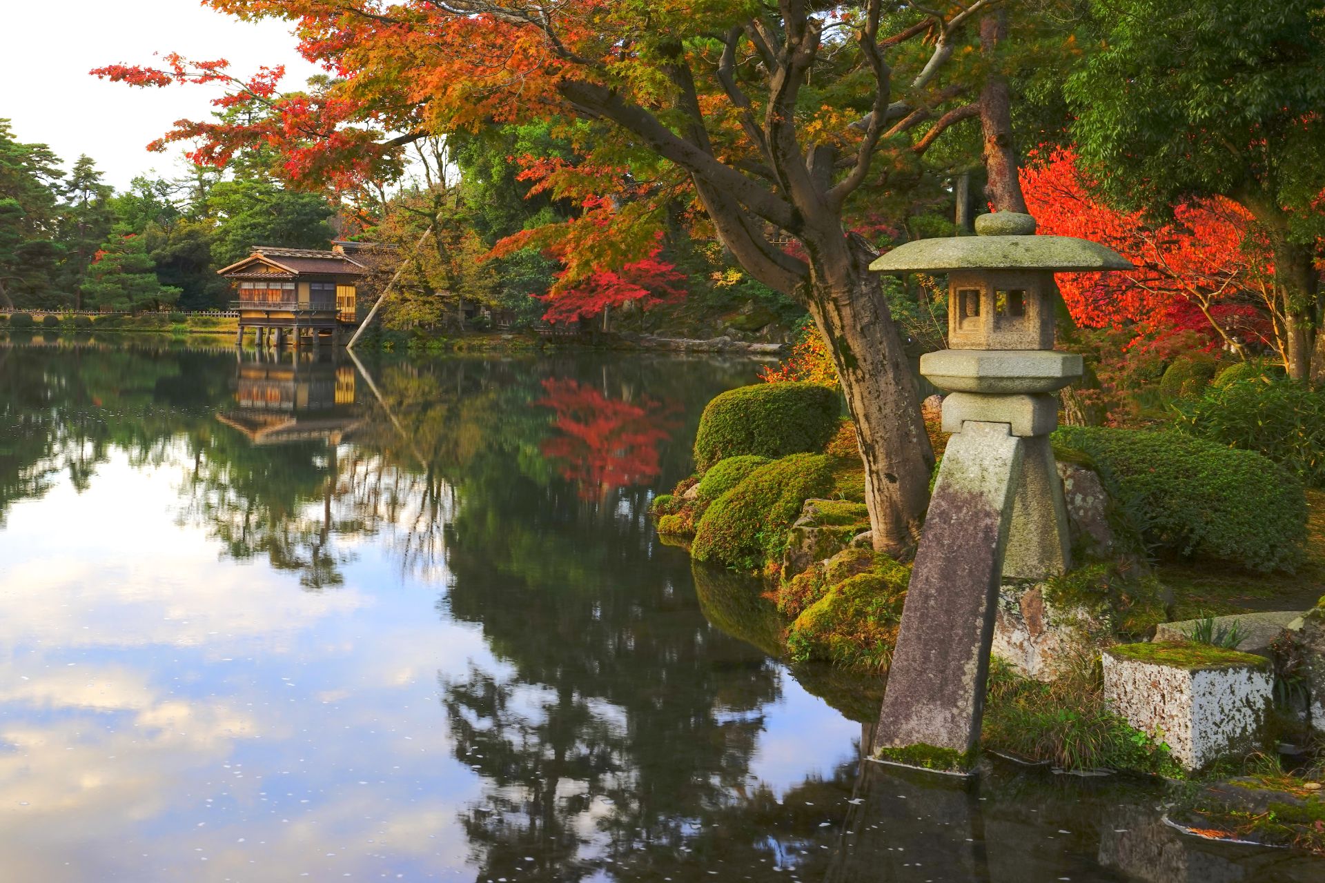 Kanazawa Kenrokuen During Autumn